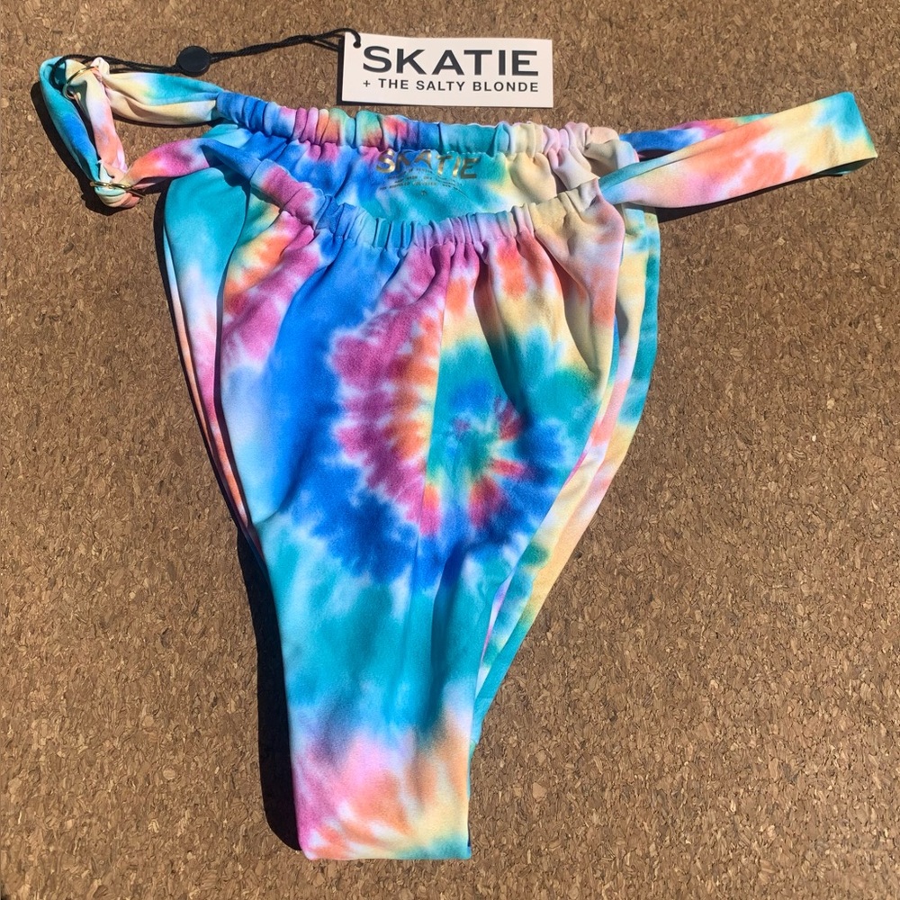 Skatie bikini bottoms tie die print Bobbie bottoms XL